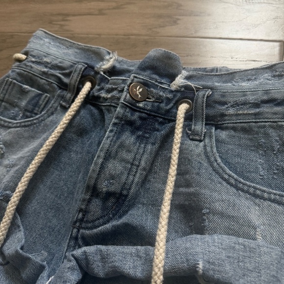 REVOLVE | One Teaspoon "Bandits" Denim Shorts w/ Nautical Rope Belt | Size 25 - Picture 11 of 11